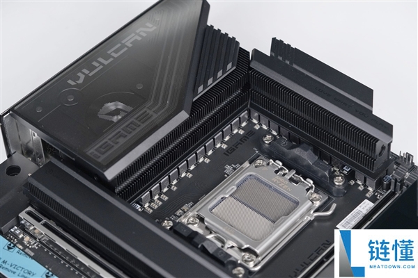 刷新超频记载,七彩虹iGame X870E Vulcan OC V14图赏