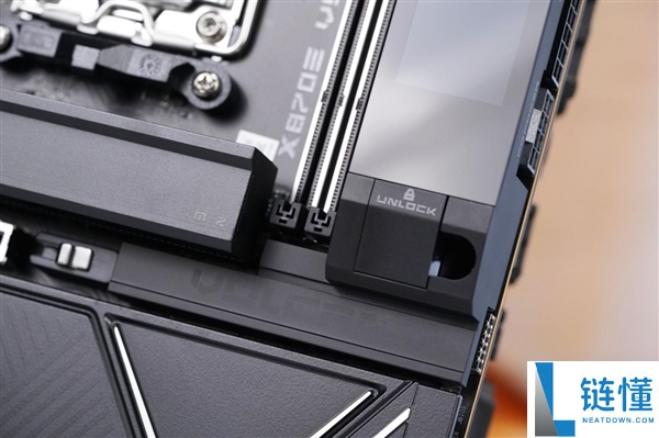 刷新超频记载,七彩虹iGame X870E Vulcan OC V14图赏