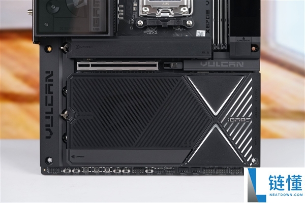 刷新超频记载,七彩虹iGame X870E Vulcan OC V14图赏