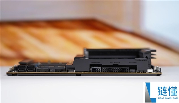 刷新超频记载,七彩虹iGame X870E Vulcan OC V14图赏