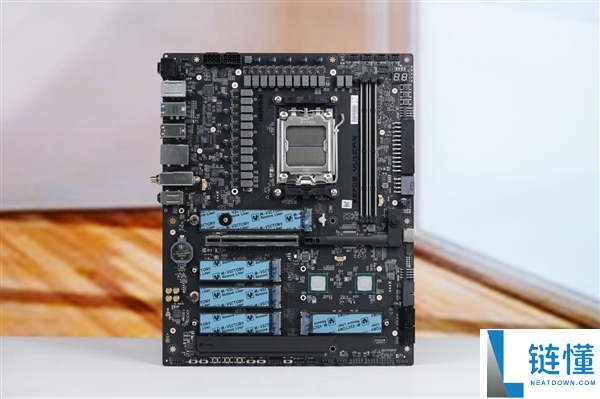 刷新超频记载,七彩虹iGame X870E Vulcan OC V14图赏