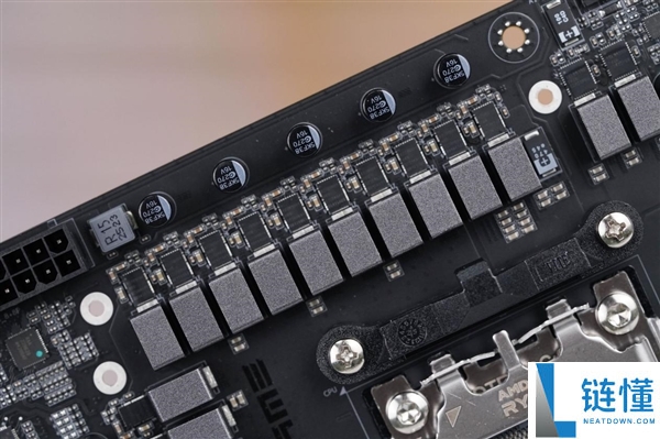 刷新超频记载,七彩虹iGame X870E Vulcan OC V14图赏