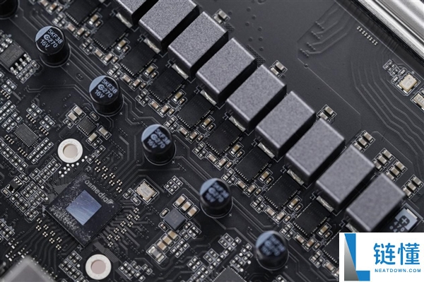 刷新超频记载,七彩虹iGame X870E Vulcan OC V14图赏