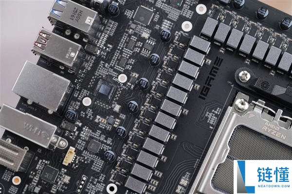 刷新超频记载,七彩虹iGame X870E Vulcan OC V14图赏