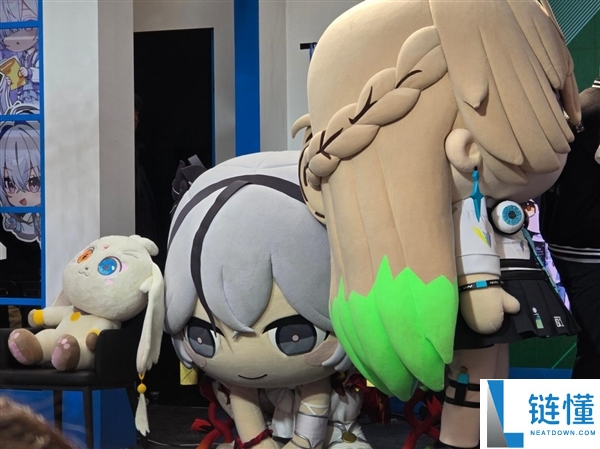 韩国玩家应战《鸣潮》不祥物椿:竞赛掰手段没曾想直接骨折,