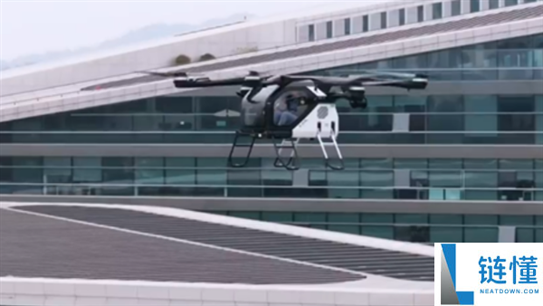 售价200万元之内,何小鹏坐飞翔汽车参与年会：估计本年交付