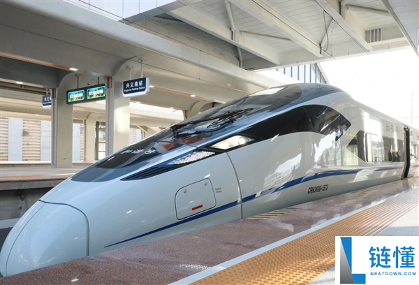 广深港高铁开行密度全国第一 均匀2分钟过一列车,铁路调图新转变一图看懂