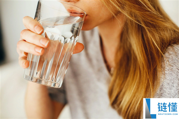 困扰良多人,恒久本人烧水喝和买桶装水喝谁更安康：官方解答来了