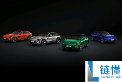 雷军晒给小米员工新春礼品：现场拆出宝石绿小米YU7车模