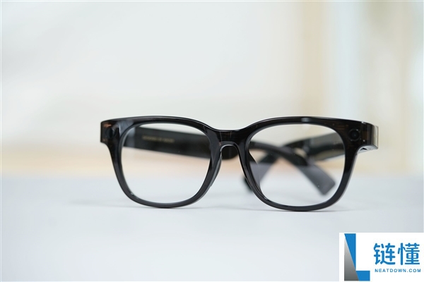 AI眼镜边走边付 不必掏手机,小米眼镜结合蚂蚁GPASS上线泊车缴费功能