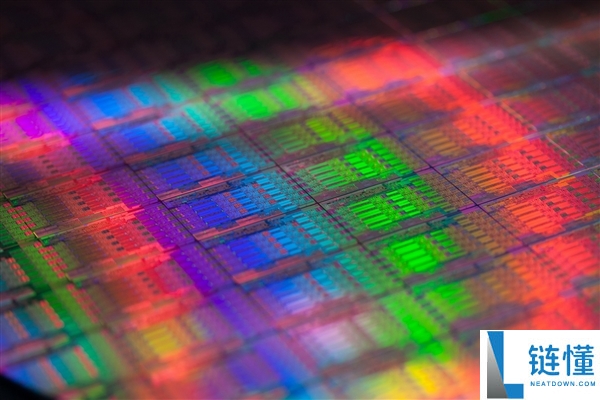 我国科学家研收回能屈能伸的柔性AI芯片：最小55.94微瓦超低功耗