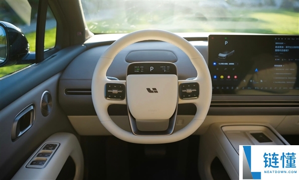 新一代抱负L9内饰疑暴光：大联屏照旧 但一个家族化设计被砍