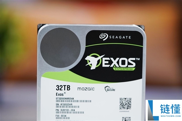 终究辞别SMR叠瓦盘,希捷银河Exos 32TB硬盘图赏