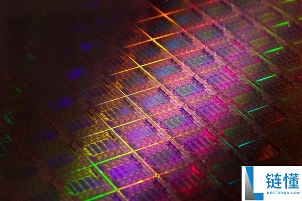 安世节制权价格闪现,闻泰科技2025由盈转亏达135亿 财政总监提早离职