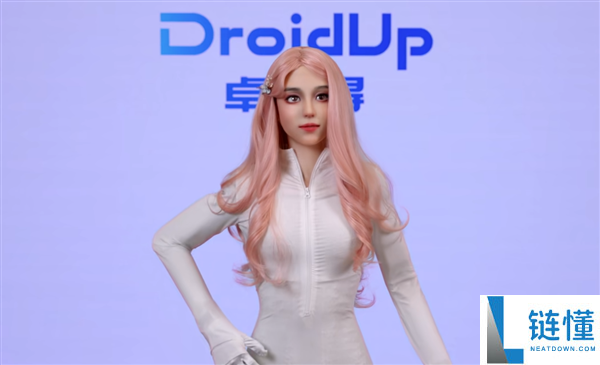 “硅基少女”现身上海 全球首款完全仿生具身智能机械人Moya发布