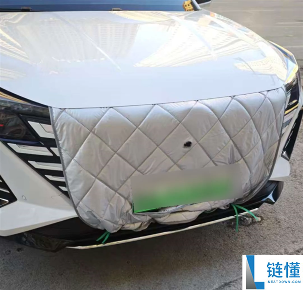东北区域开长安UNI-Z 车头盖了个棉被,车主：发起机温度上不来