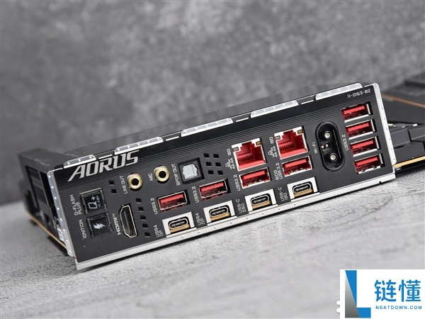 AMD锐龙7 9850X3D实测：机能起飞 解锁千帧游戏