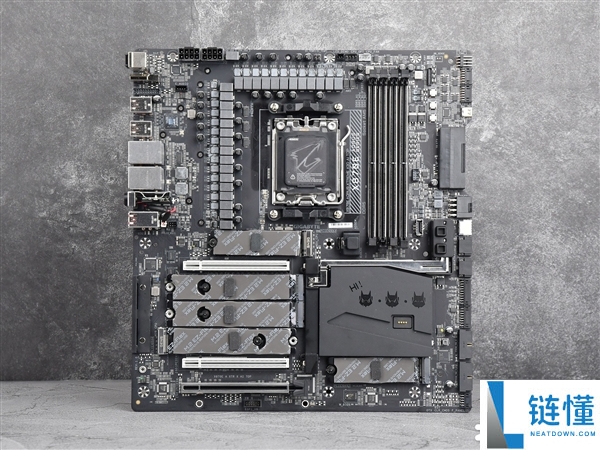 AMD锐龙7 9850X3D实测：机能起飞 解锁千帧游戏