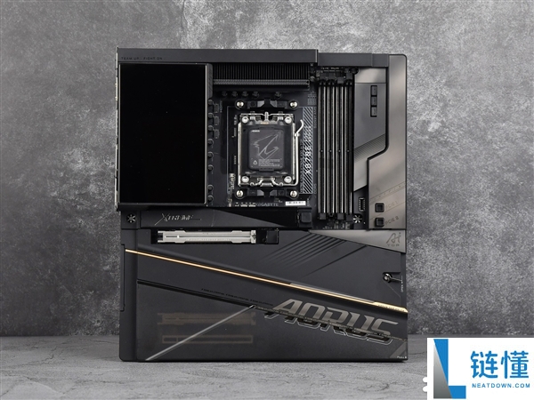 AMD锐龙7 9850X3D实测：机能起飞 解锁千帧游戏