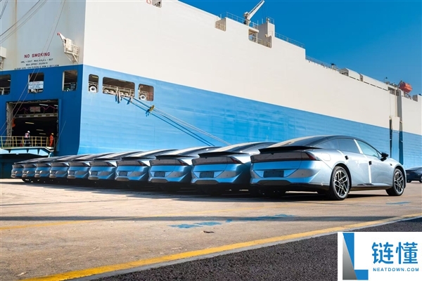 新款小鹏P7+正式开启海外大范围发运：全球18国同步启运