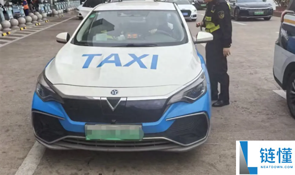 3千米变4.2千米,出租车司机加假装弊装备被抓 自嘲早有预见