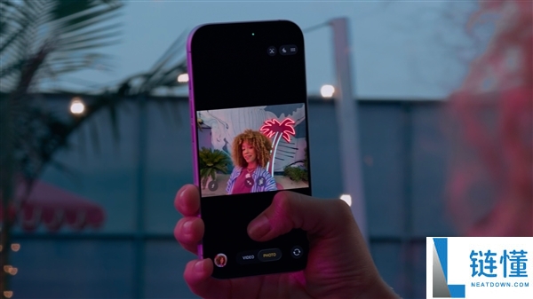 苹果仍然引领行业,iPhone 17首发方形前摄：华为、OPPO已最先索求