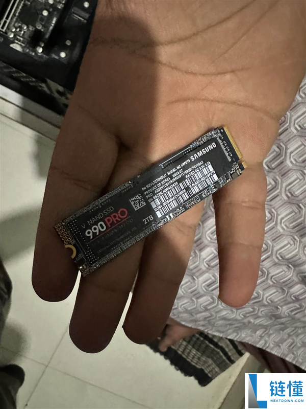 捡廉价买2TB三星990 PRO上当：速度仅20MB/s,Windows竟还显示正品