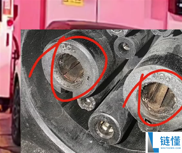 车主拔充电枪倏忽冒火花 充电站回应：车辆送检 原因观察中