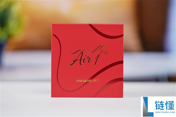 耳机盒竟然带屏幕,999元当贝Air 1图赏