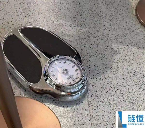 坐飞机登机前要称体重 航司回应：便于对旅客体重规范停止订正