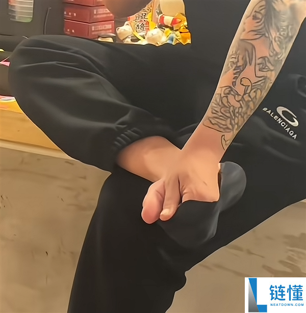 被讪笑的馄饨酒馆 是得志中年人的相亲乐园