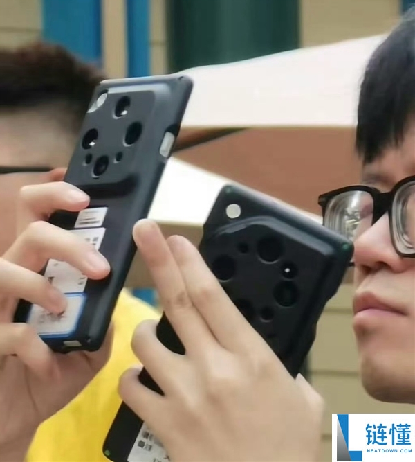 机圈望远镜来了 OPPO Find X9 Ultra工程机偷跑:支撑10倍光变