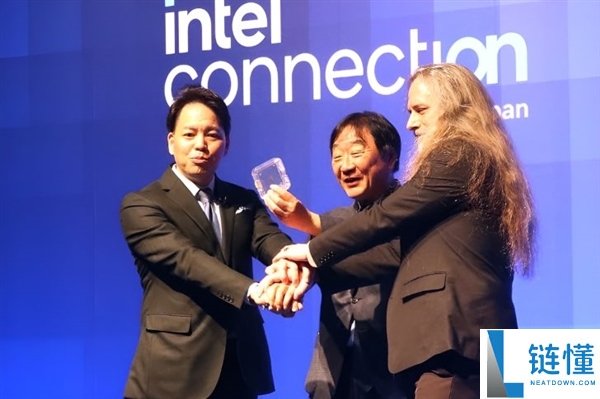 全球首秀,Intel初次展现ZAM原型：功耗爆降50% 秒杀现有HBM内存