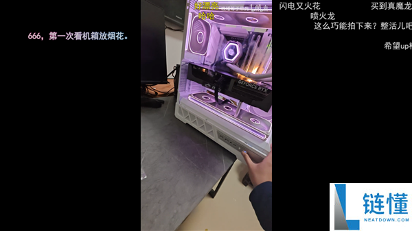 RTX 5090开机刹时火花带闪电,摄像头记载下惊险一幕