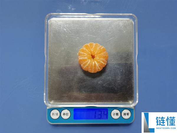 过年狂炫砂糖橘 我妈说我脸黄得像村口大黄狗