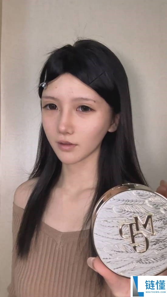 抖音第一蒂法素颜暴光,网友：老天爷赏饭吃