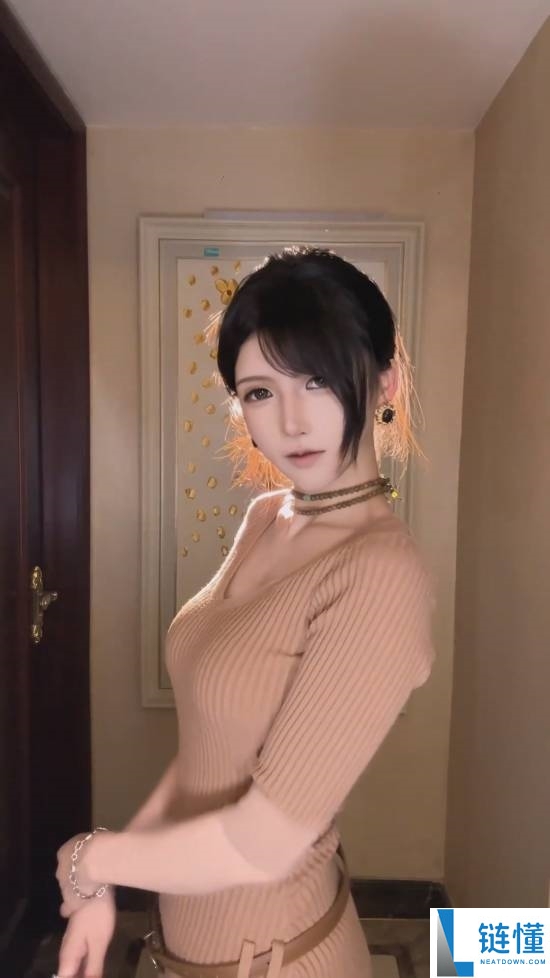 抖音第一蒂法素颜暴光,网友：老天爷赏饭吃