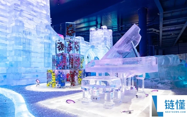 哈尔滨冰雪大世界因气温降低提早闭园：给旅客退票后 许诺下届收费看