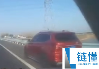 高速上一小车没法降档、刹车 车速锁定在80km/h,交警告急救济