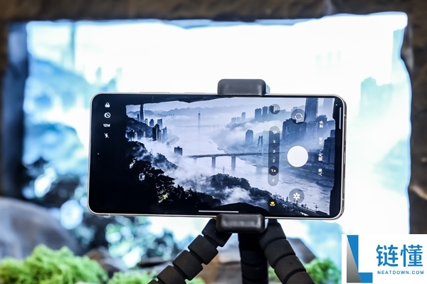 光与芯的物理学回归：三星Galaxy S26 Ultra冲破手机摄影AI涂抹困局
