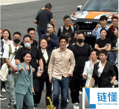 王力宏现身比亚迪深圳坪山总部 副总裁李柯及中心高管亲身接待