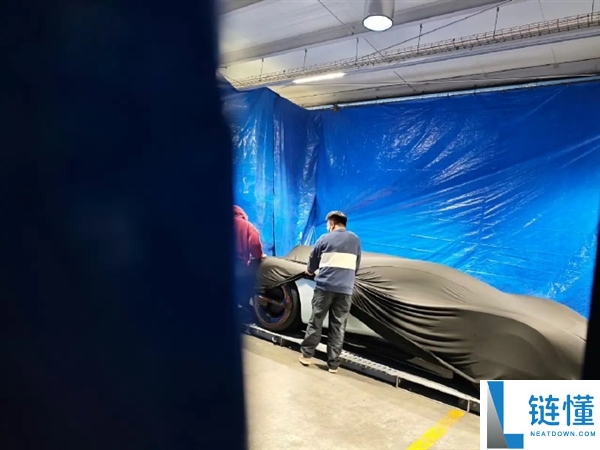 小米MWC要放大招：网友拍到Vision GT超跑观点车 外形很上头
