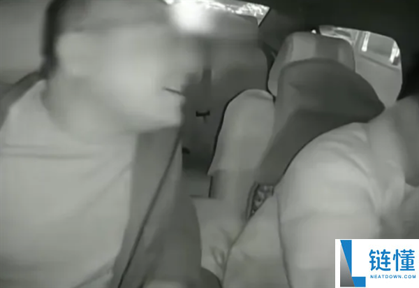 酒后肇事,甘肃一男人掠夺方向盘致出租车撞树：跳车逃跑后被节制