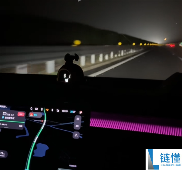 车主夜间高速上实测蔚来可语音封闭大灯：但需二次确认 还只听主驾的