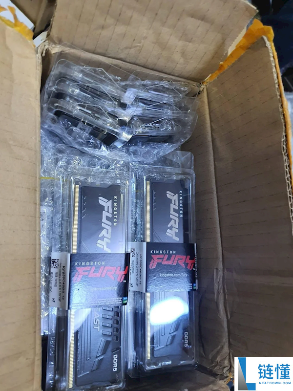 嗨翻了,100美元买亚马逊退货盲盒：居然是40条16GB DDR5内存