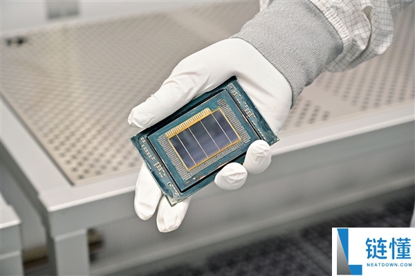 Intel预览新一代至强6+：288中心、864MB缓存