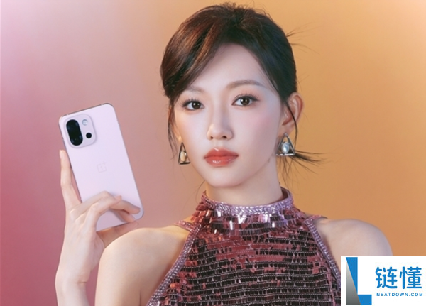小屏党的梦中情机,一加15T跑分超445万：骁龙8E5+16GB+1TB