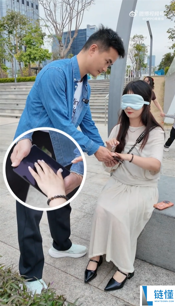 OPPO Find N6路人盲测摸反正 折痕节制太强了 蜜斯姐直呼牛X