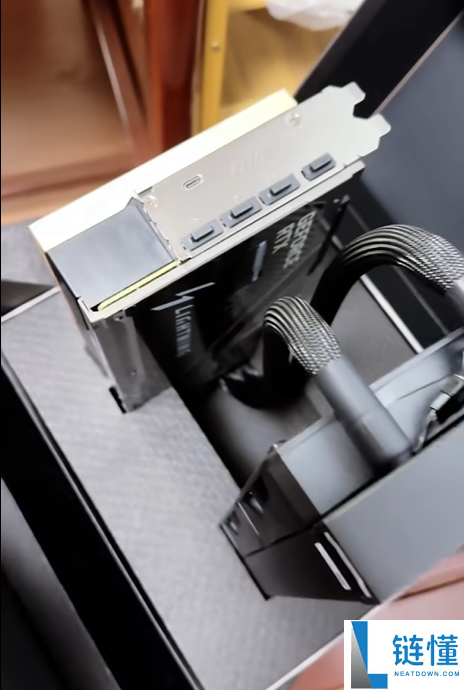 微星RTX 5090D v2闪电终究来了,限量1300块 最少2万