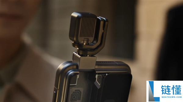 倾覆形状,全球首款机械人手机退场 影石CEO刘靖康点赞光荣Robot Phone:杰作